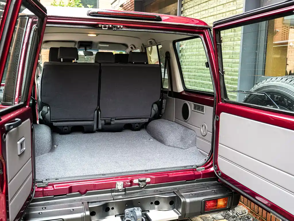 Toyota Land Cruiser LC76 2025 4.0L AT