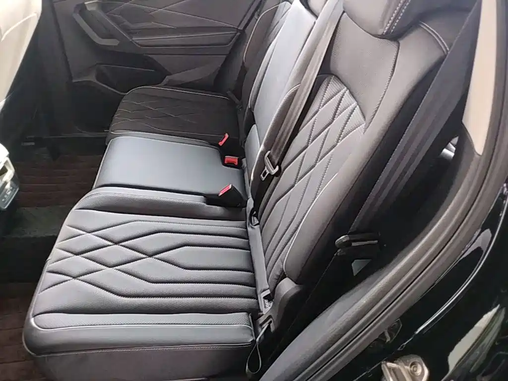 Volkswagen Tiguan L — миниатюра 17