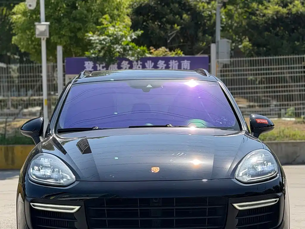 Porsche Cayenne — миниатюра 2