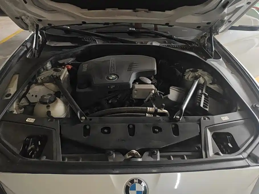 BMW 5 Series — миниатюра 10