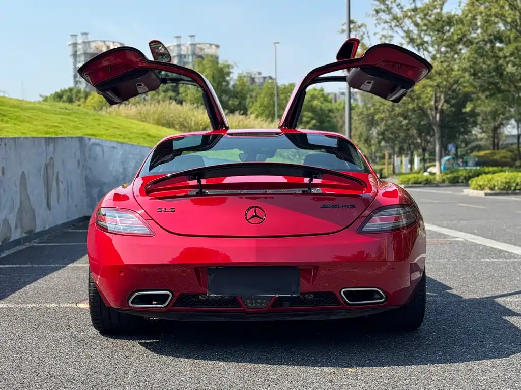 Mercedes-Benz SLS AMG — миниатюра 6