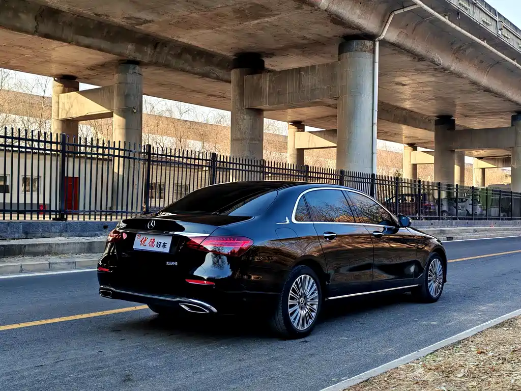 MERCEDES-BENZ E CLASS