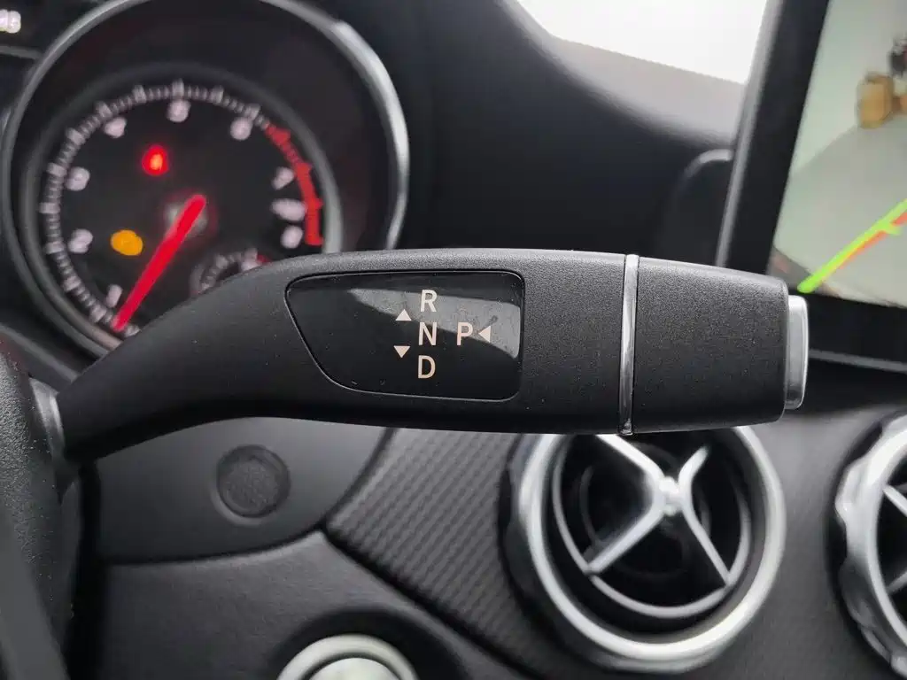 Mercedes-Benz GLA — миниатюра 13