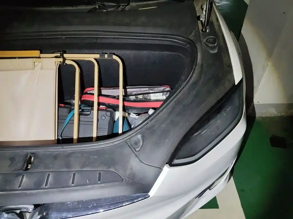 Tesla Model X — миниатюра 20