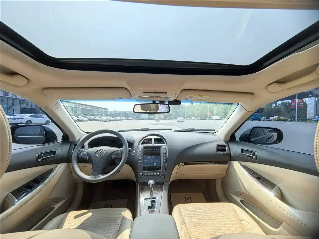 Lexus ES 2012 240