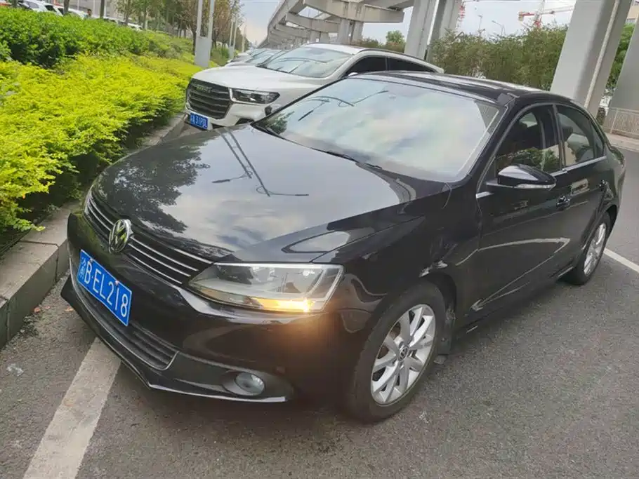 Volkswagen Sagitar 2013