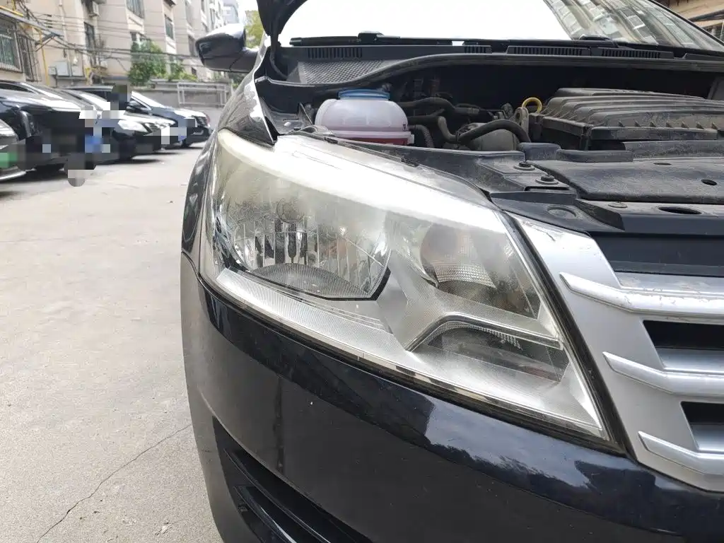 Volkswagen Santana — миниатюра 7
