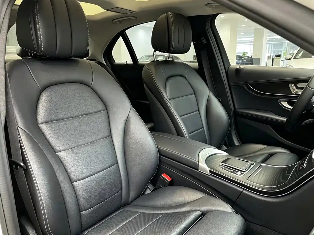 Mercedes-Benz C-Class — миниатюра 6