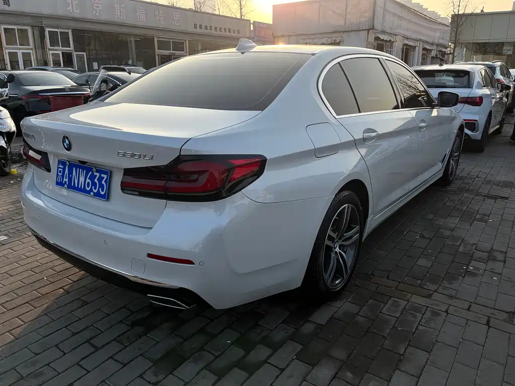 BMW 5 SERIES