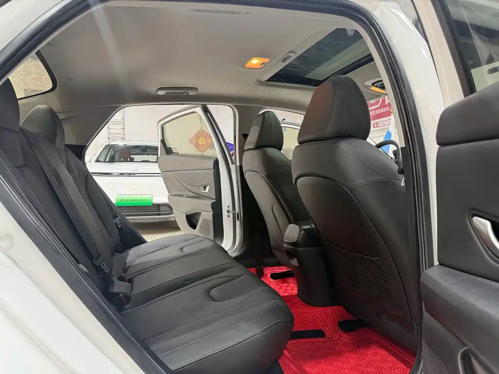 Hyundai Elantra — миниатюра 15