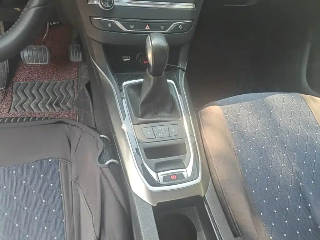Peugeot 408 — миниатюра 14
