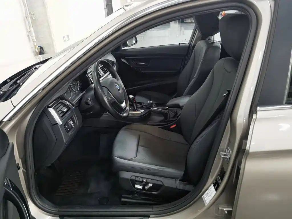 BMW 3 Series — миниатюра 10