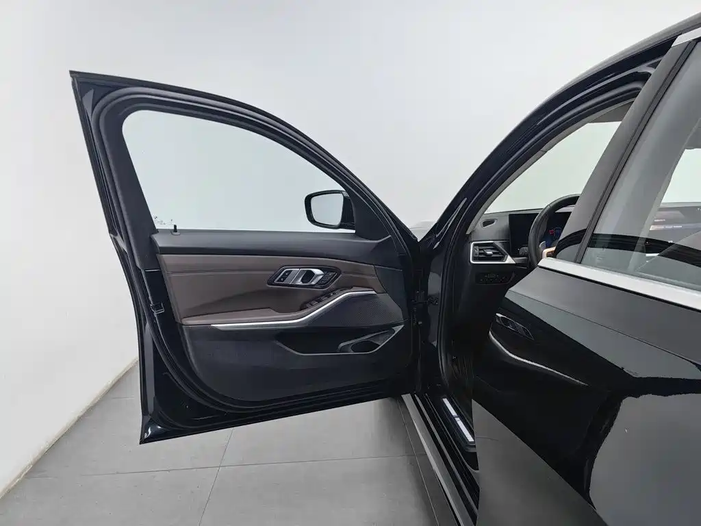 BMW 3 Series — миниатюра 8