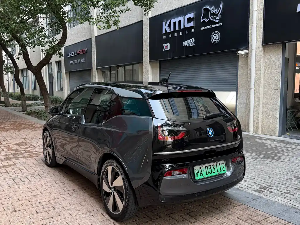 BMW I3