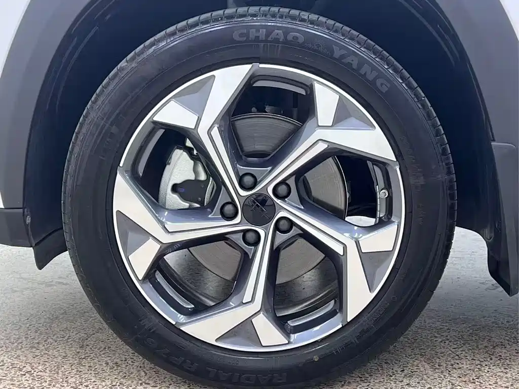Geely Boyue L — миниатюра 27