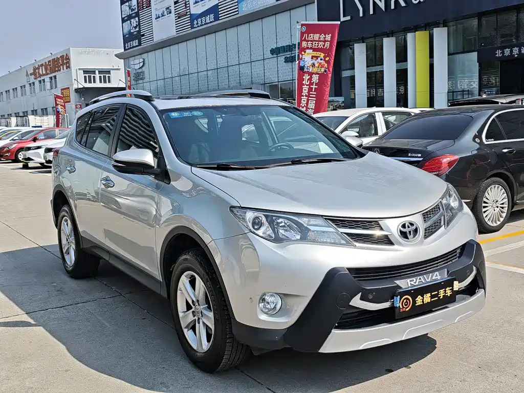 Toyota RAV4 — миниатюра 4