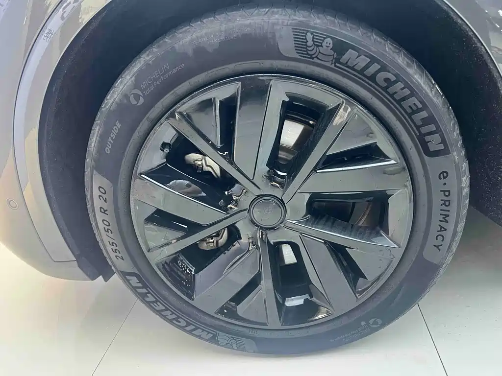 Li Auto L8 2023 Pro