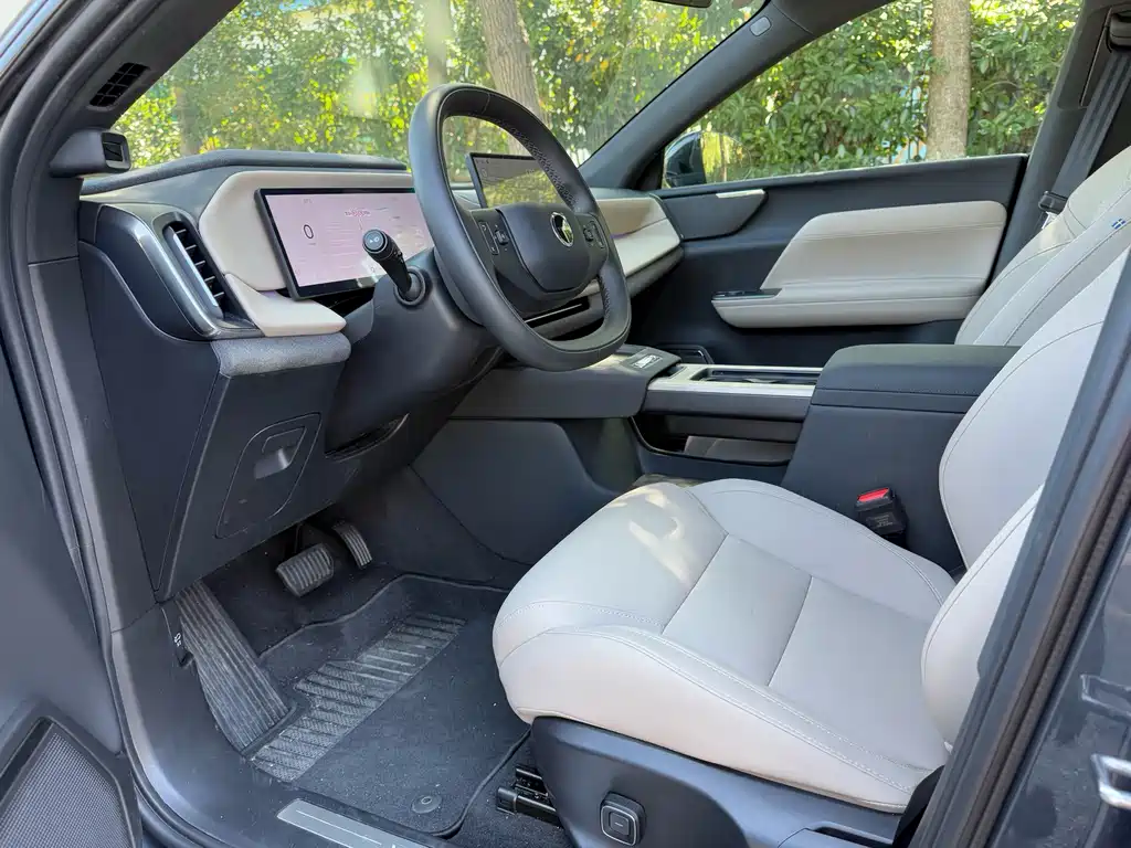 Volvo XC70 PHEV — миниатюра 4