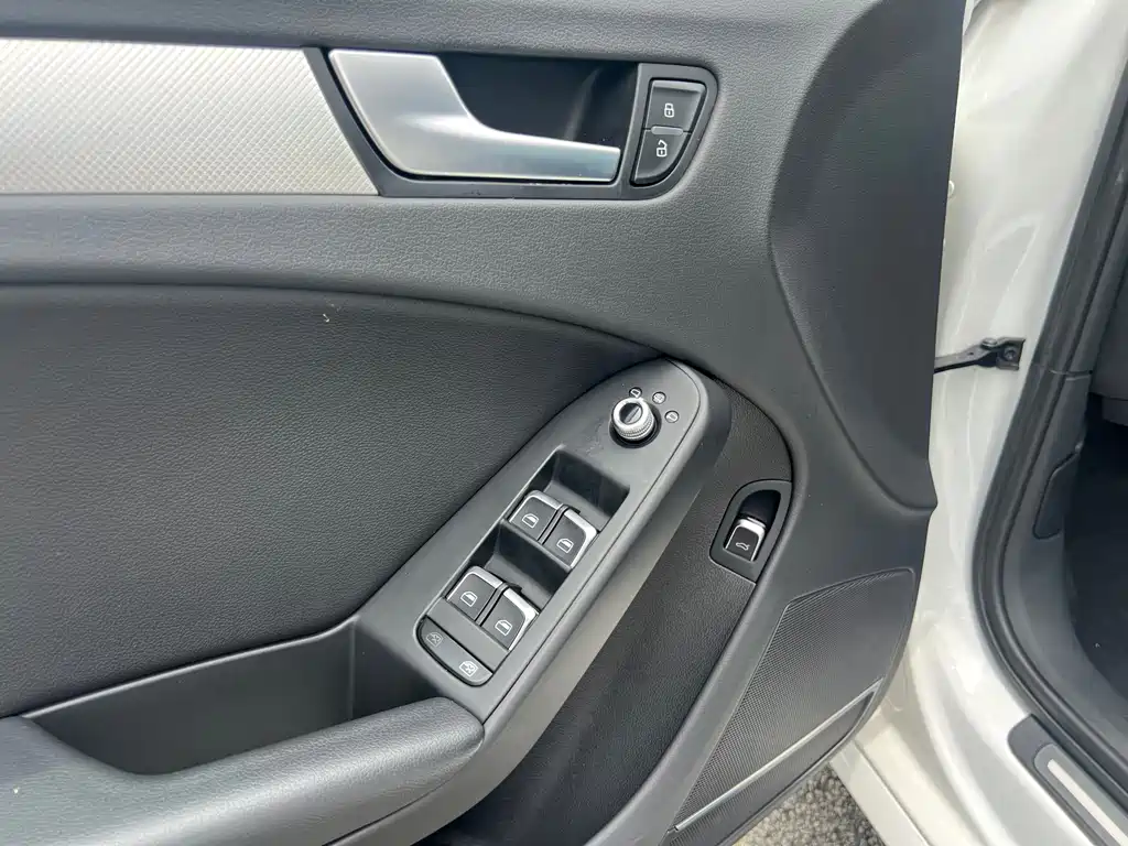 Audi A4L 2016 30 TFSI AT Comfort