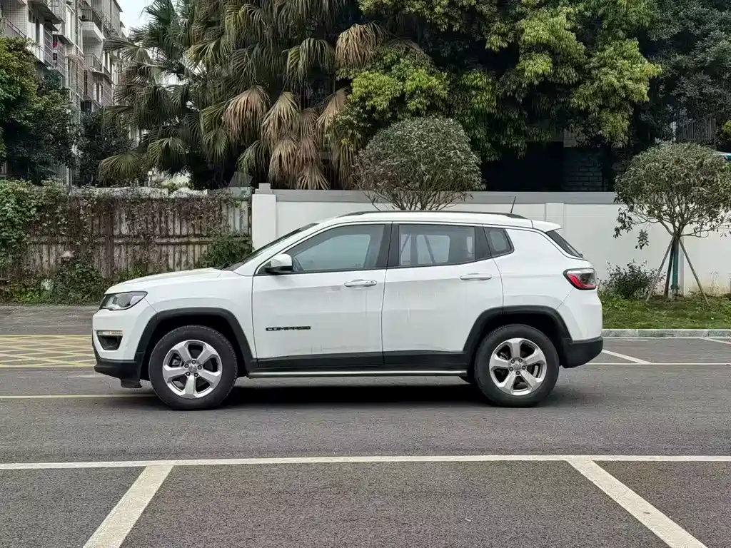 Jeep Compass 200T Auto Home Enjoy Edition, фото 3