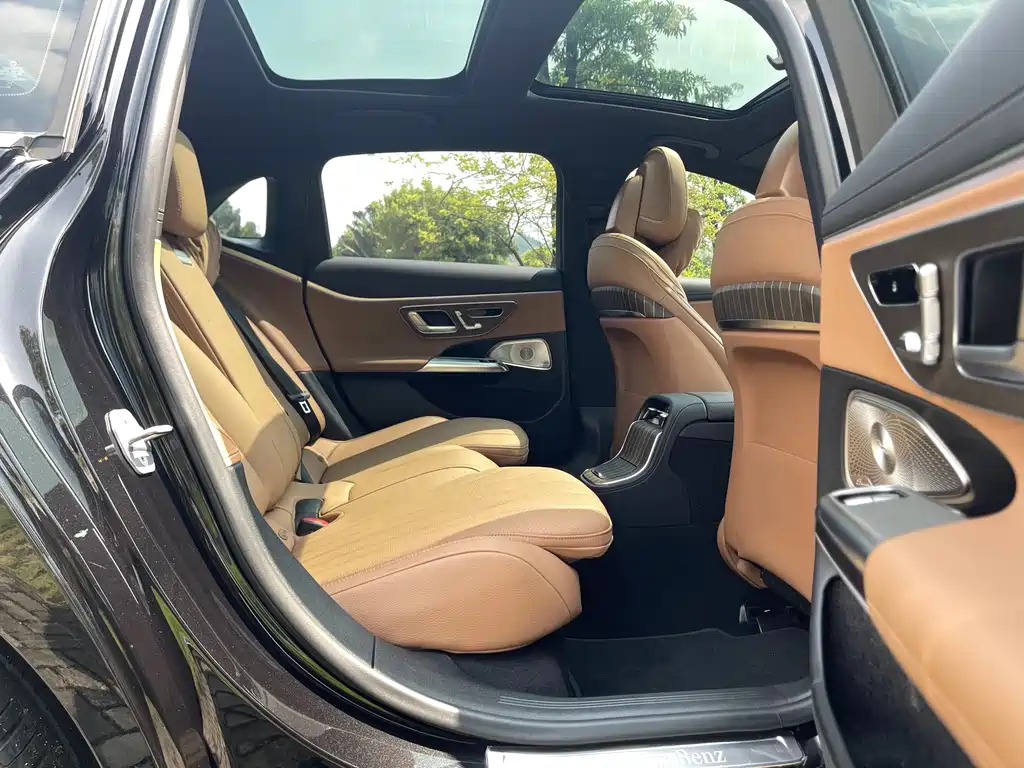 Mercedes-Benz E-Class — миниатюра 15