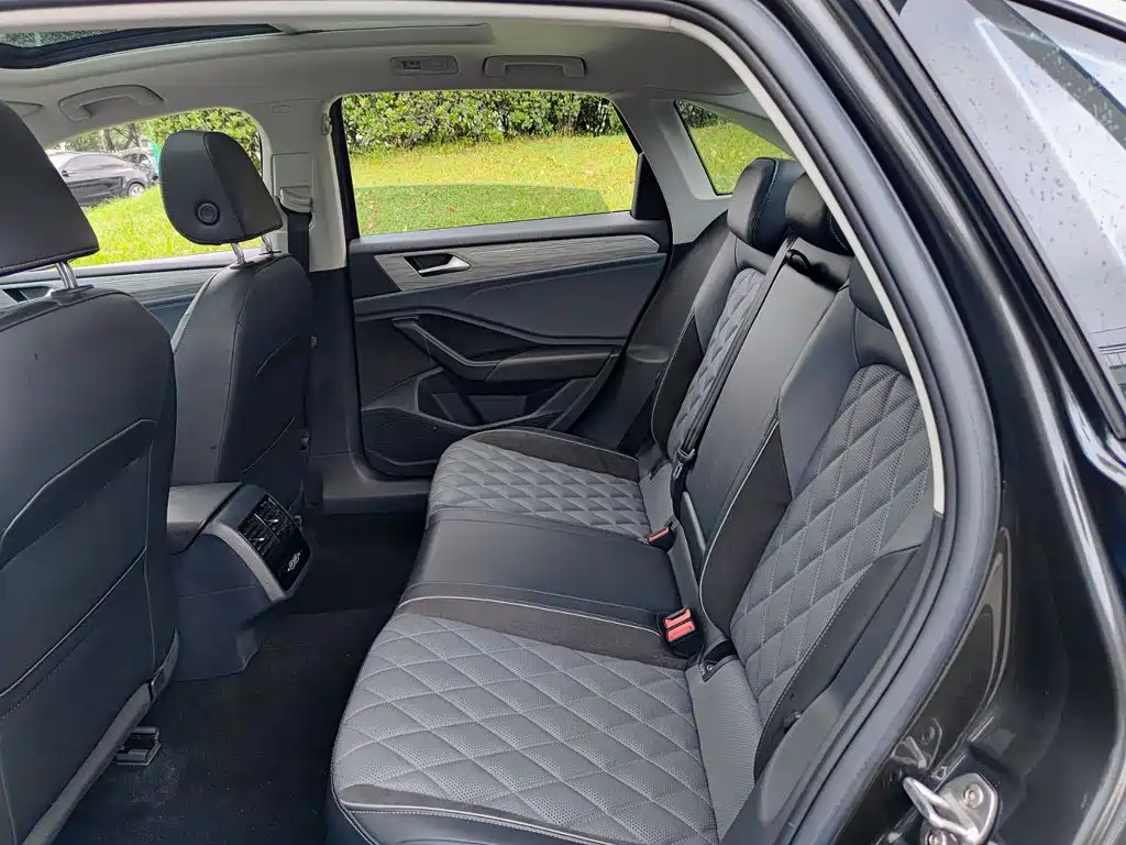 Volkswagen Sagitar — миниатюра 8