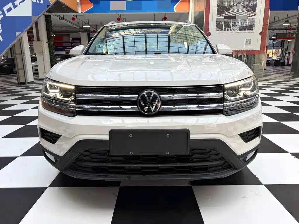 Volkswagen Tharu — миниатюра 2