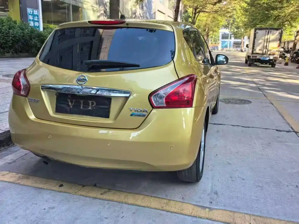 Nissan Tiida — миниатюра 9