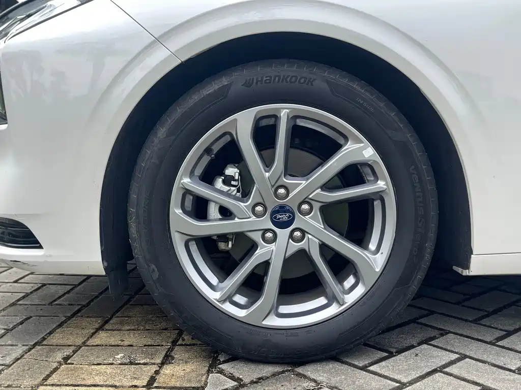 Ford Mondeo — миниатюра 18