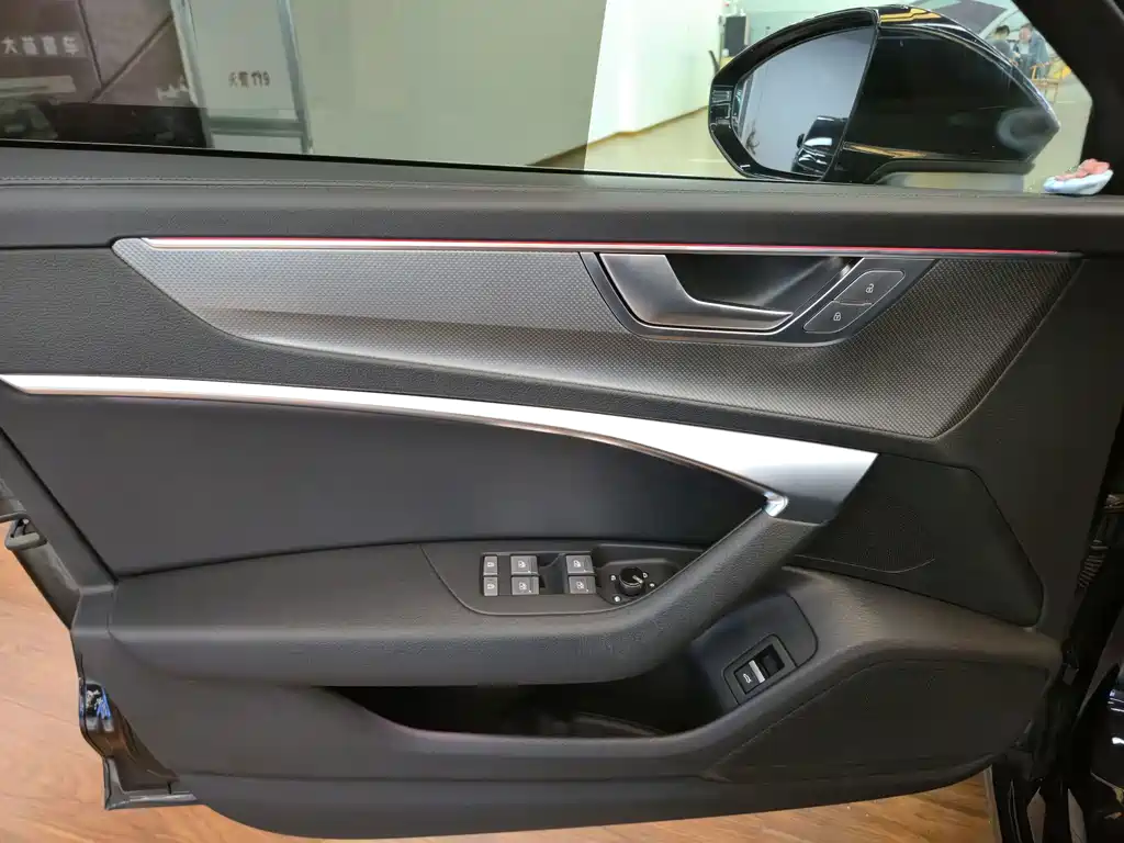 Audi A6L — миниатюра 12