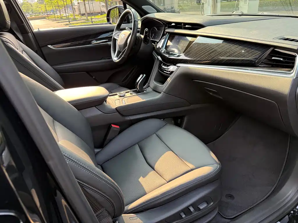 Cadillac XT6 — миниатюра 12