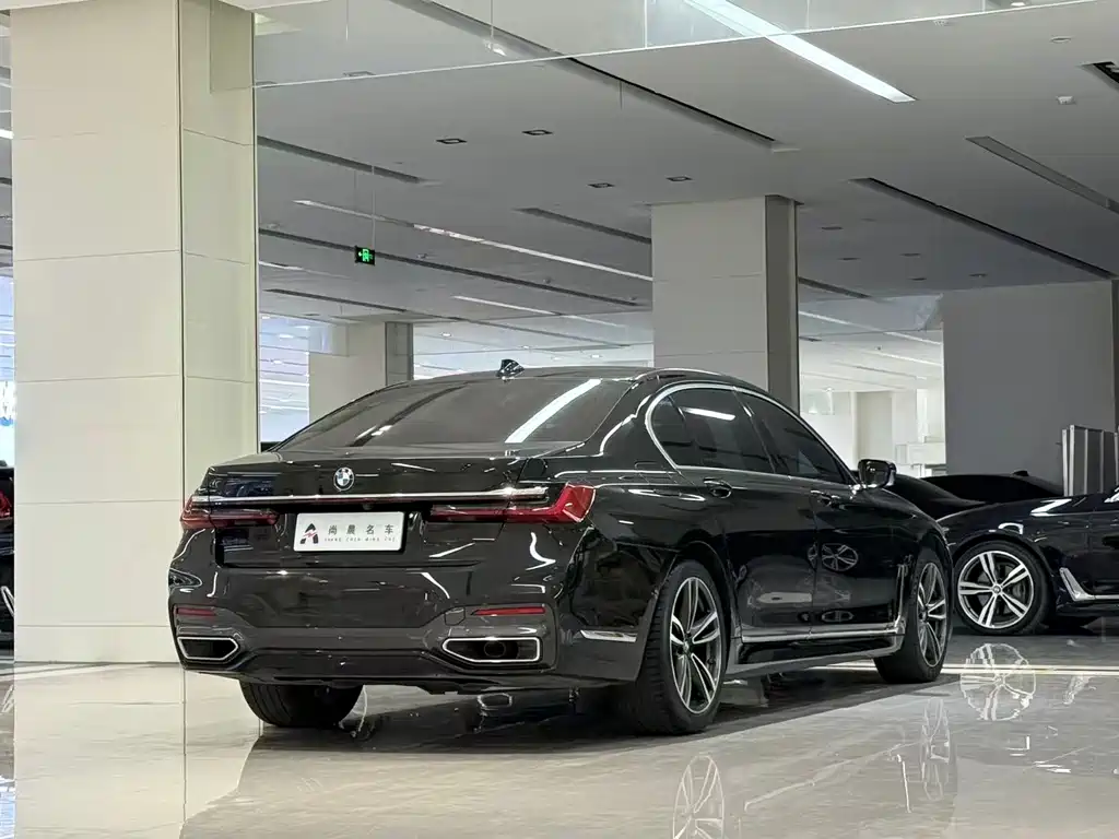 BMW 7 Series — миниатюра 16