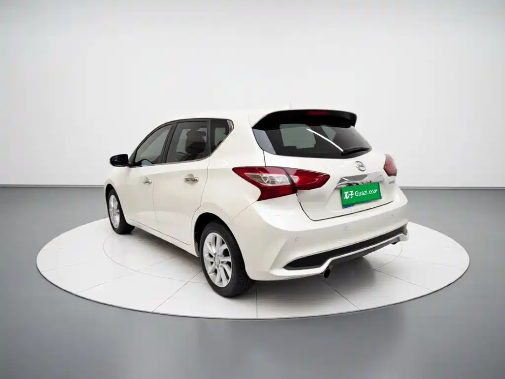 Nissan Tiida — миниатюра 4