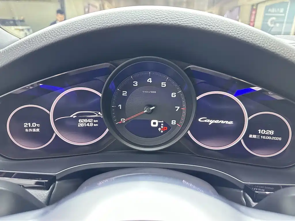 Porsche Cayenne — миниатюра 17