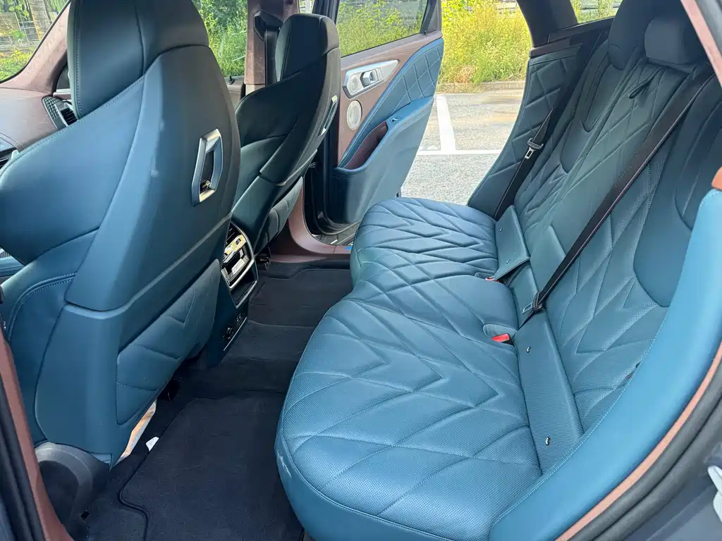 BMW XM — миниатюра 8