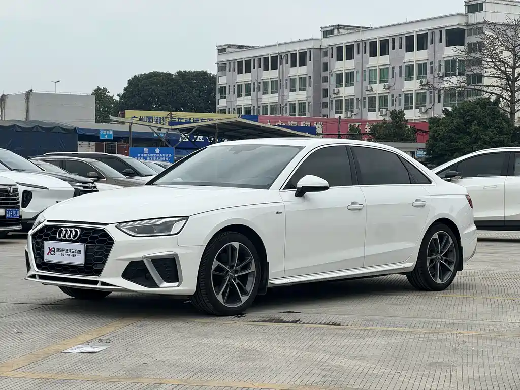 Audi A4L 2021