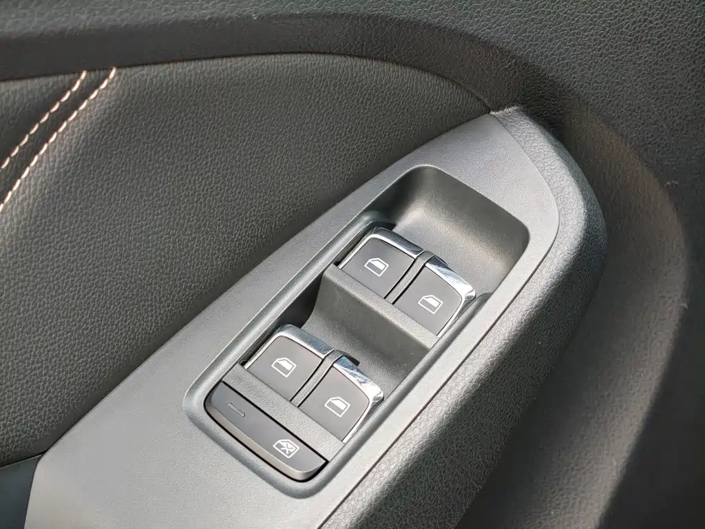 Roewe RX5 New Energy — миниатюра 19