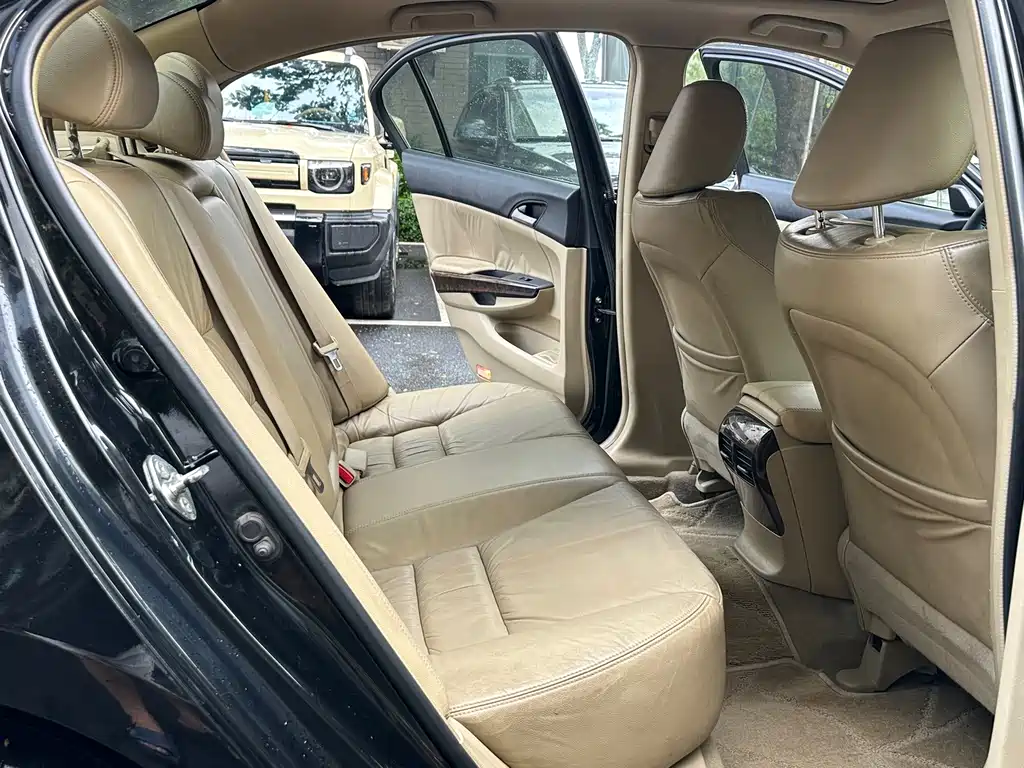 Honda Accord — миниатюра 9