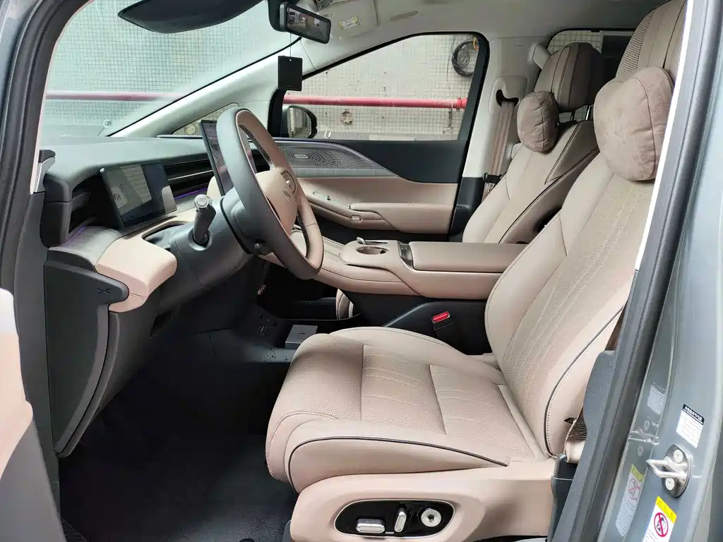 XPeng X9 — миниатюра 16
