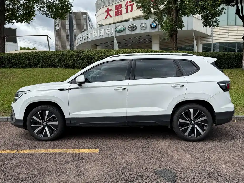 Volkswagen Tharu — миниатюра 3