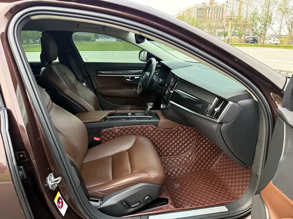 Volvo S90 — миниатюра 14