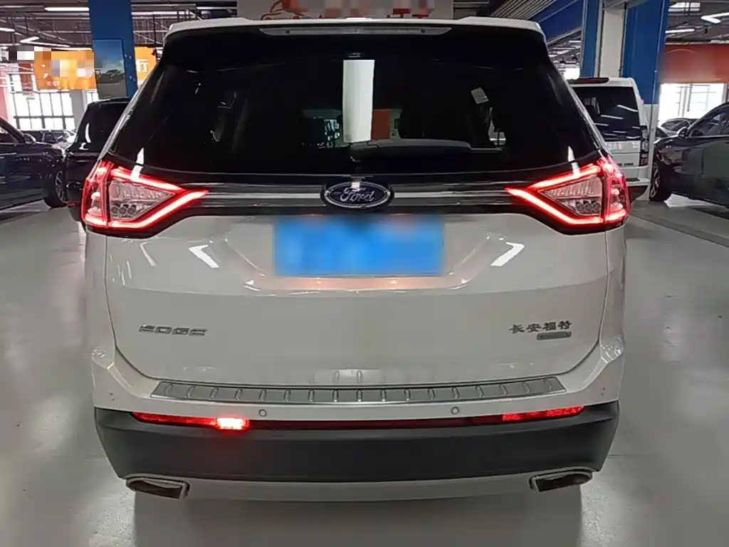Ford Edge — миниатюра 6