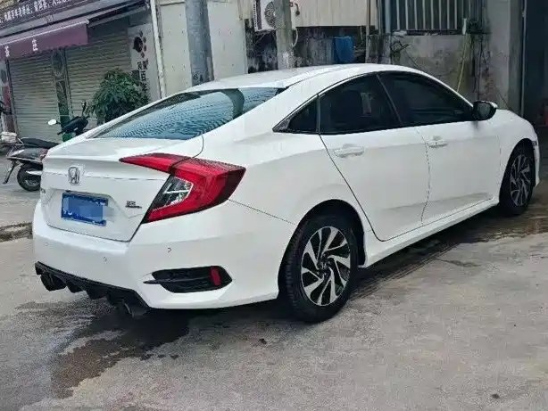 Honda Civic — миниатюра 7
