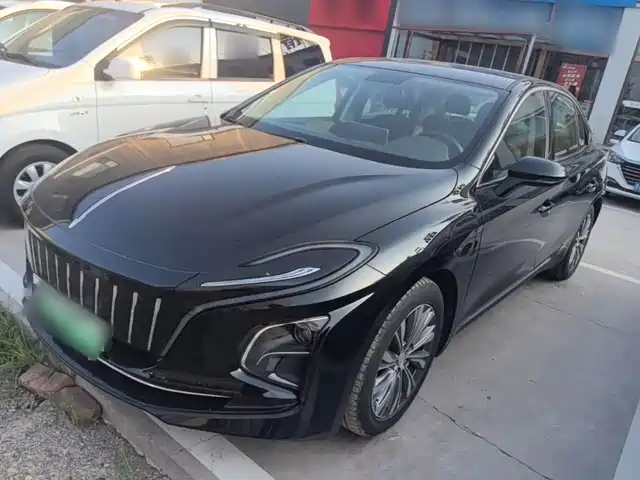 2022 Hongqi E-QM5