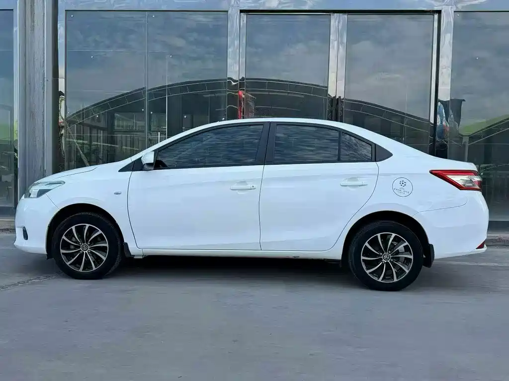 Toyota Vios — миниатюра 5