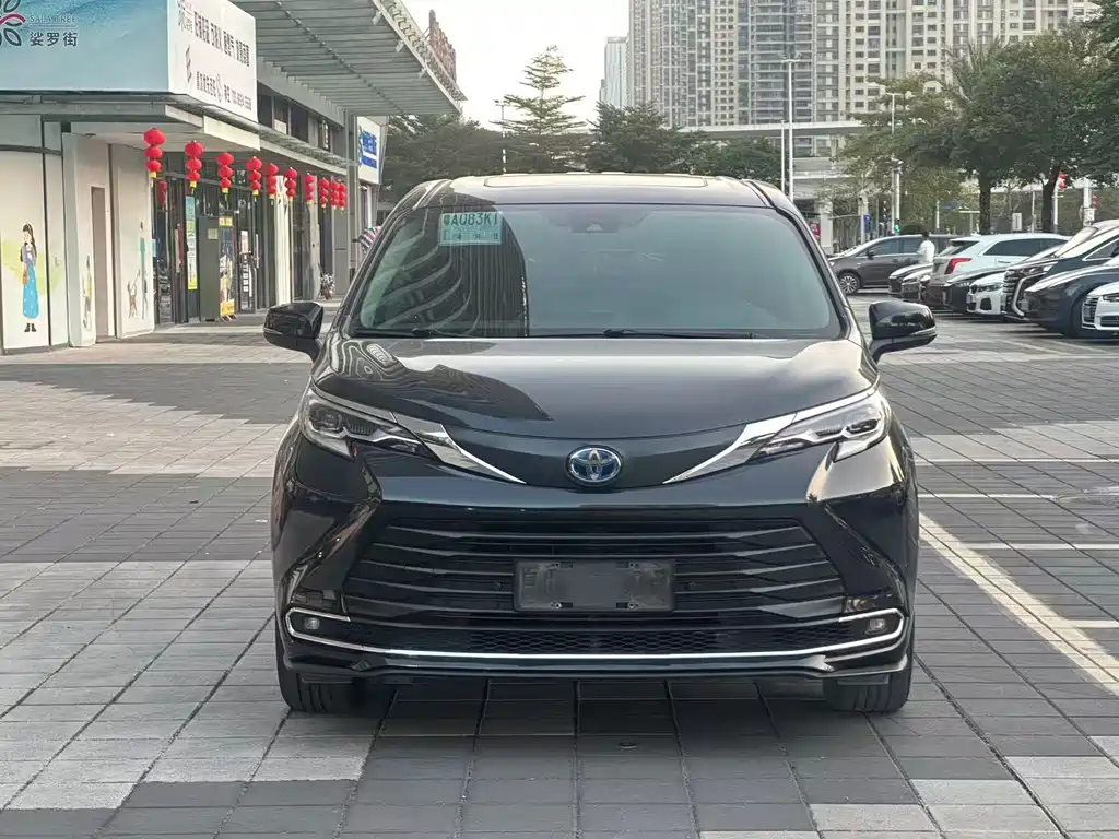 TOYOTA SIENNA