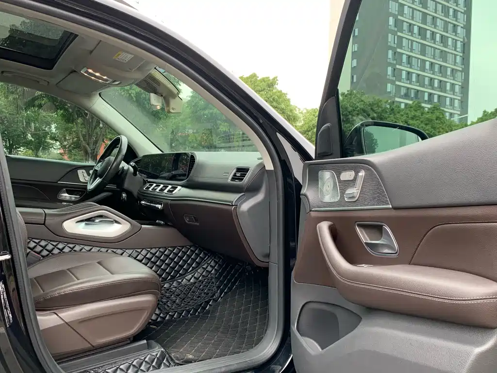 Mercedes-Benz GLE (Import) — миниатюра 16