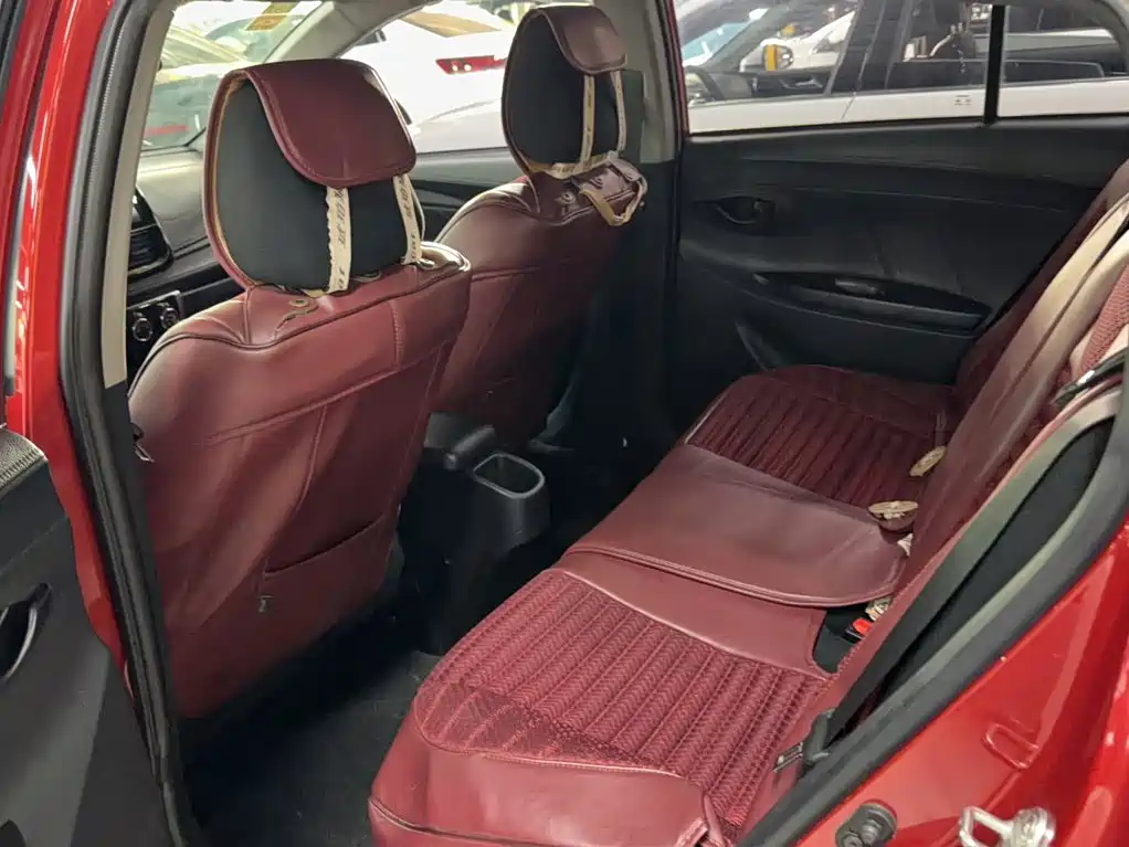 Toyota Yaris L — миниатюра 9