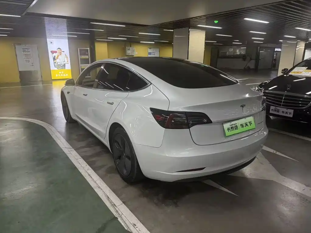 Tesla Model 3 — миниатюра 4