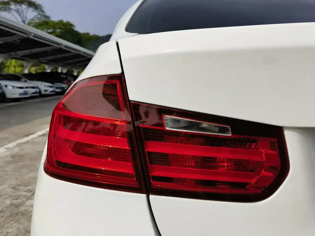 BMW 3 Series — миниатюра 9